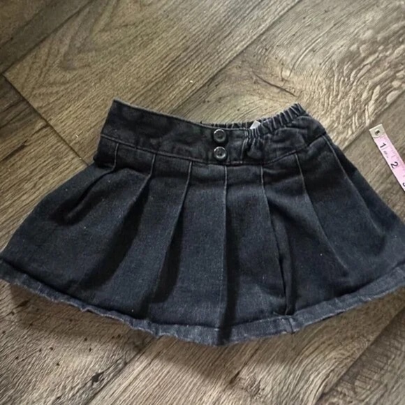 SET Baby Girl's Denim Skirt Size 18- 24 Months Floral Embroidered Blue Black - Picture 4 of 13